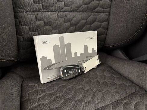 Used 2019 Chevrolet Equinox LT FWD image 36