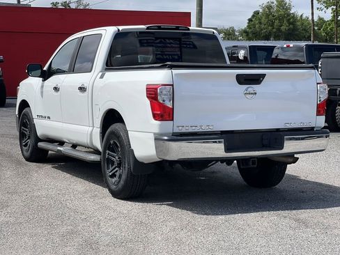 Used 2018 Nissan Titan SV AWD/4WD image 4