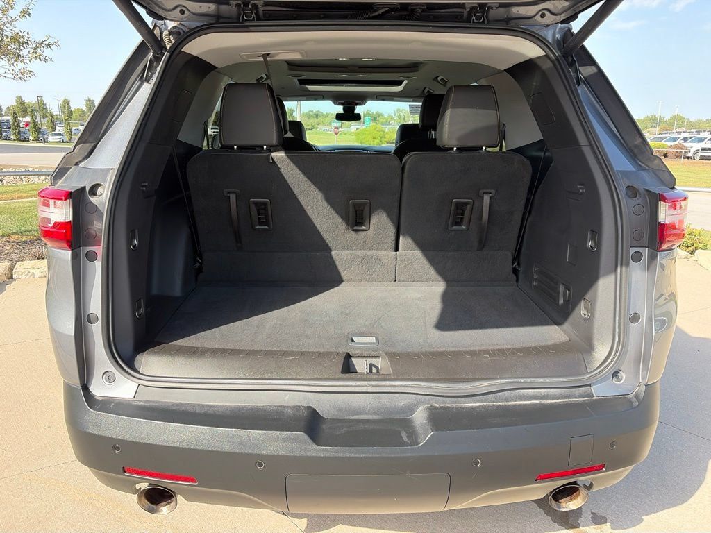 Used 2021 Chevrolet Traverse LT w/ LT Premium Package AWD/4WD image 55
