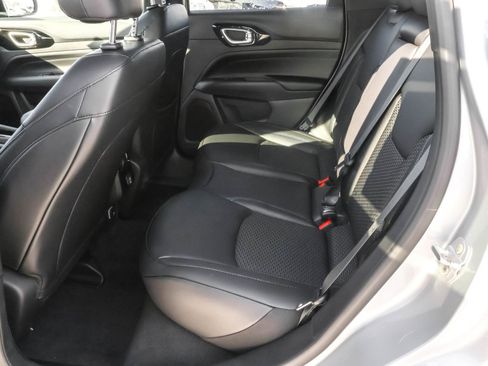 New 2026 Jeep Compass Latitude image 12