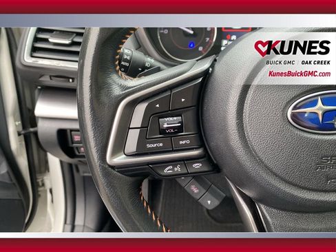 Used 2022 Subaru Crosstrek 2.5i Limited w/ Moonroof Package 2 AWD/4WD image 16