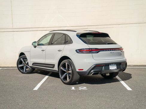 Certified 2026 Porsche Macan AWD/4WD image 3
