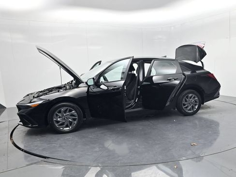 Used 2024 Hyundai Elantra SEL FWD image 58