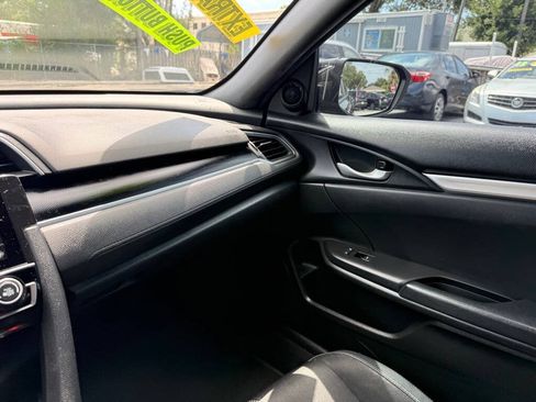 Used 2019 Honda Civic Sport image 19