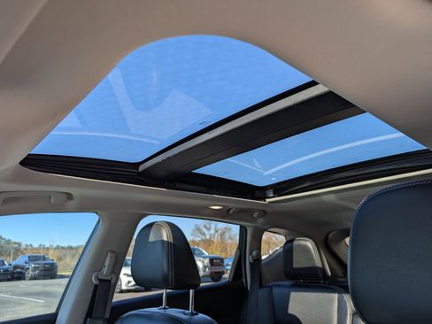 Used 2018 Nissan Murano Platinum w/ Cargo Package image 15