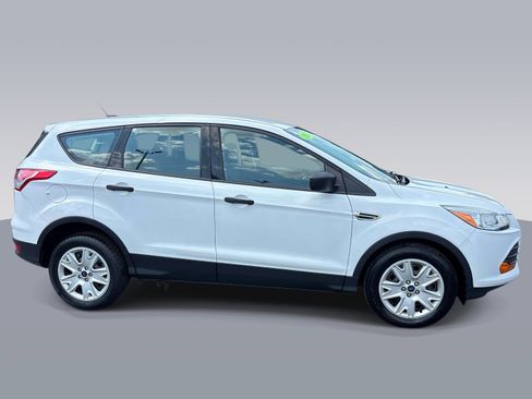 Used 2014 Ford Escape S FWD image 2