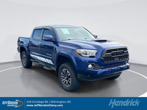 Used 2022 Toyota Tacoma TRD Sport w/ Technology Package AWD/4WD image 1