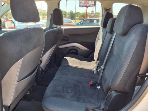 Used 2007 Mitsubishi Outlander ES image 11