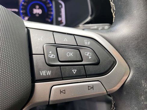 Certified 2022 Volkswagen Taos SEL AWD/4WD image 16