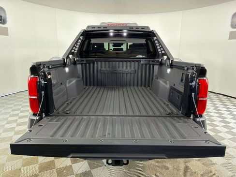 Used 2025 Toyota Tacoma Trailhunter image 18
