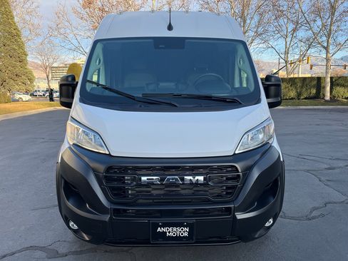 Used 2025 RAM ProMaster 2500 w/ Convenience Group image 4