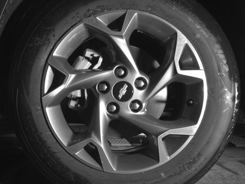 Used 2025 Chevrolet Trax LT FWD image 12