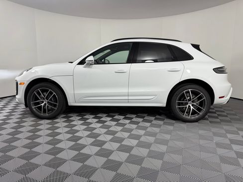 Certified 2026 Porsche Macan AWD/4WD image 2