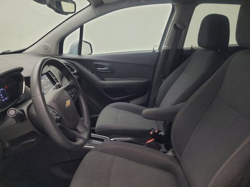 Used 2020 Chevrolet Trax LS w/ Tint and Cruise Package FWD image 17