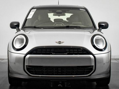Used 2026 MINI Cooper 4-Door Hardtop FWD image 2