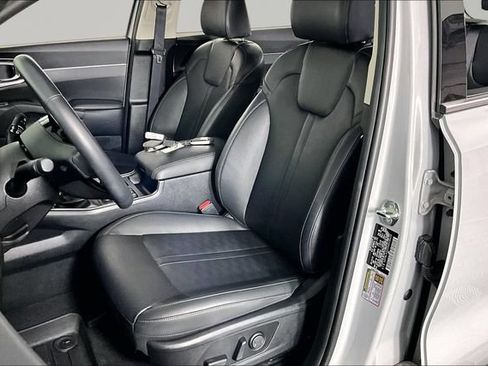 Certified 2025 Kia Sorento S w/ Panoramic Sunroof Package FWD image 20