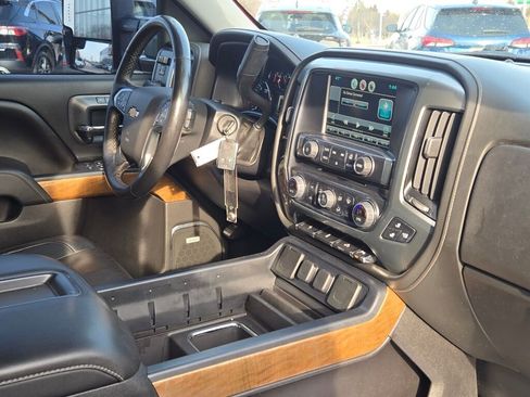 Used 2015 Chevrolet Silverado 1500 LTZ image 9