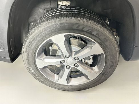 Used 2022 Jeep Grand Cherokee Limited 4xe AWD/4WD image 11