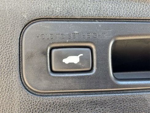 Certified 2025 Acura MDX SH-AWD image 9