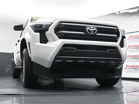 Used 2024 Toyota Tacoma SR image 33