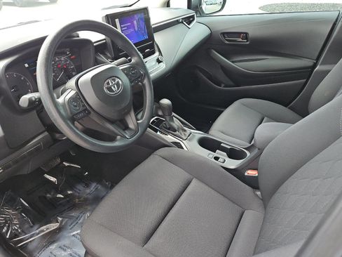 Used 2025 Toyota Corolla LE FWD image 9