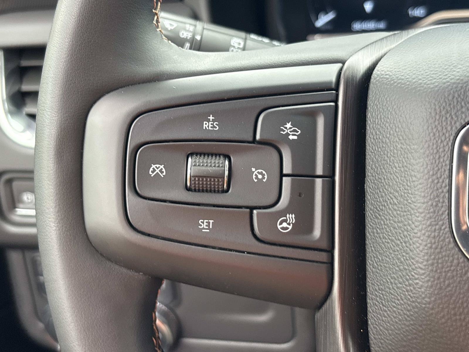 Used 2023 GMC Yukon XL AT4 AWD/4WD image 19
