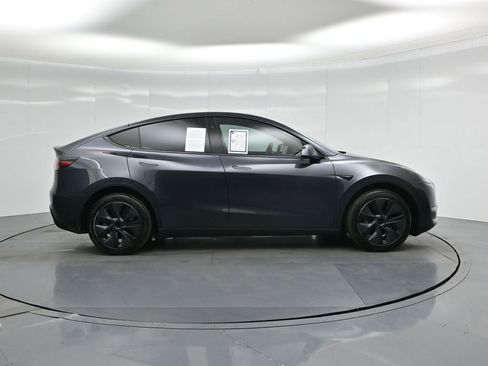 Used 2024 Tesla Model Y Long Range image 22