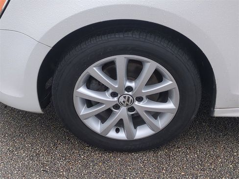 Used 2011 Volkswagen Jetta SE image 12