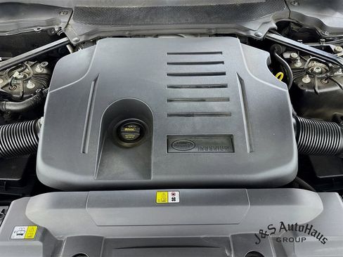 Used 2019 Land Rover Range Rover Sport SE image 37