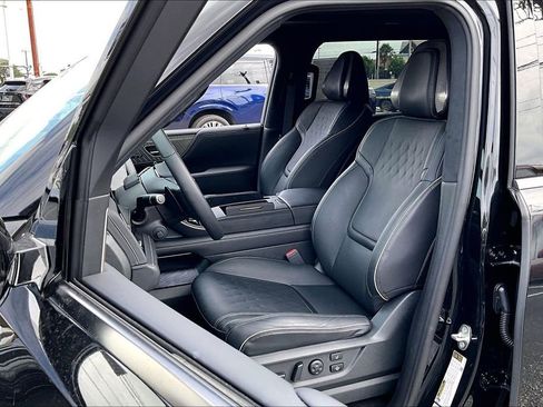 Certified 2026 INFINITI QX80 Autograph w/ Premium Cargo Package image 38