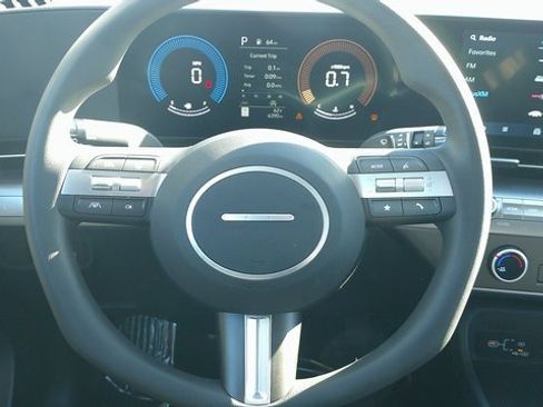 Certified 2024 Hyundai Kona SE image 9