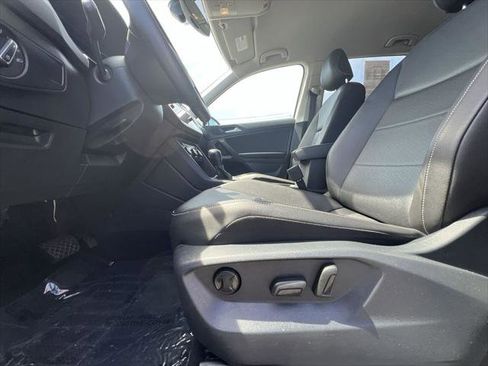 Certified 2021 Volkswagen Tiguan SE AWD/4WD image 12