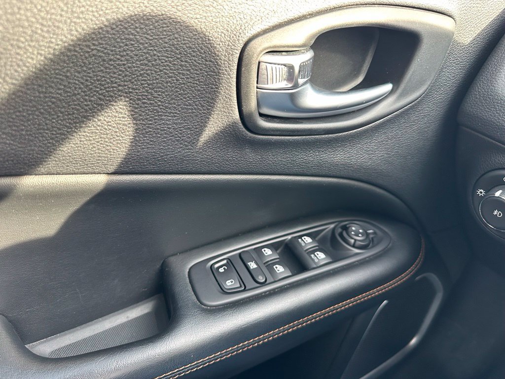 Used 2019 Jeep Compass Limited AWD/4WD image 12