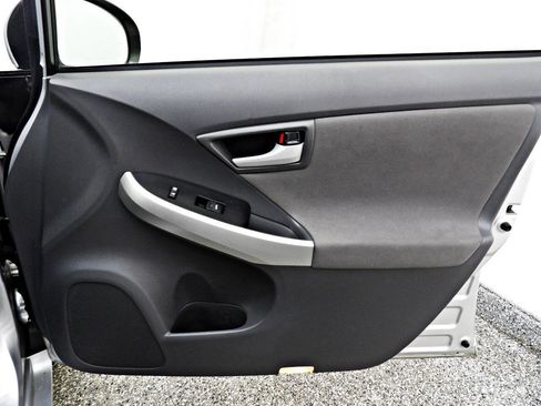 Used 2011 Toyota Prius Two image 11