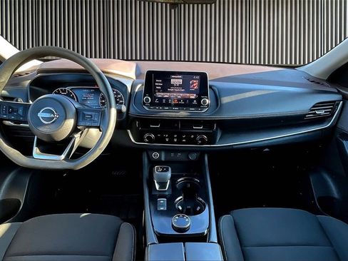 Used 2023 Nissan Rogue S image 15