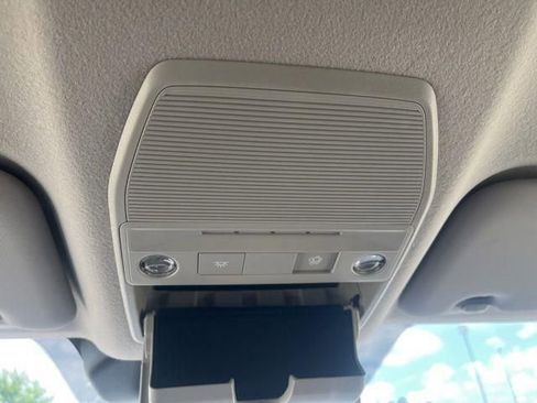 New 2025 Nissan Kicks SR image 31