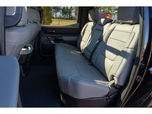 Used 2026 Toyota Tundra Limited AWD/4WD image 13