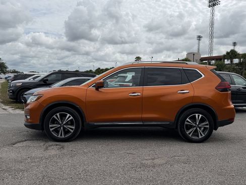 Used 2018 Nissan Rogue SL w/ Premium Package FWD image 8