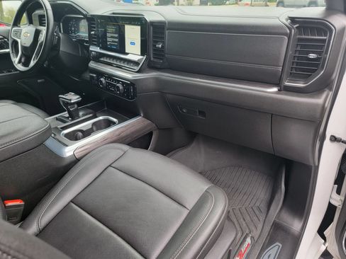 Used 2024 Chevrolet Silverado 1500 LTZ AWD/4WD image 11