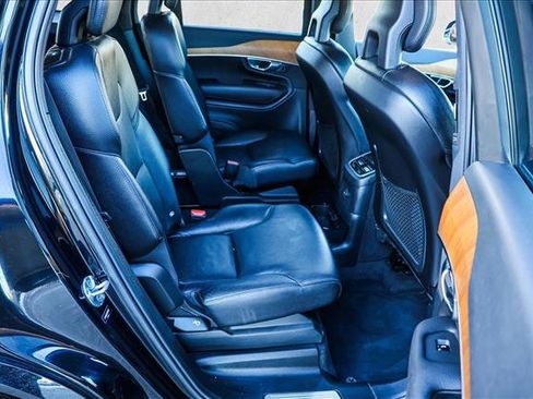 Used 2022 Volvo XC90 T8 Inscription Expression w/ Climate Package image 26