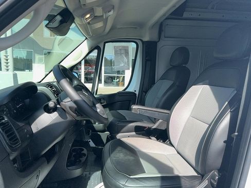 Used 2023 RAM ProMaster 2500 FWD image 14