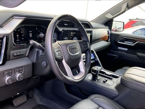 Used 2026 GMC Sierra 1500 Denali w/ Technology Package AWD/4WD image 2