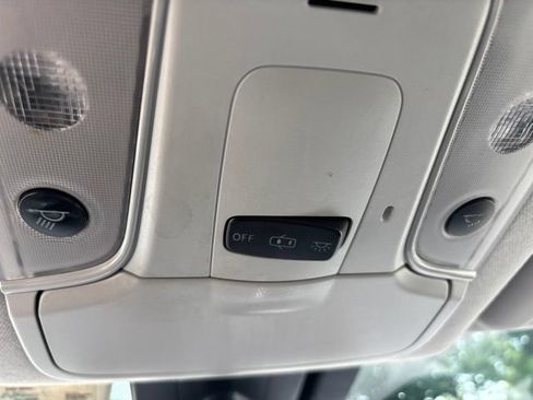 Used 2018 Toyota Prius Prime Premium FWD image 17