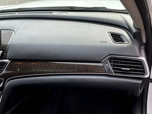 Used 2018 Honda Accord Touring image 16