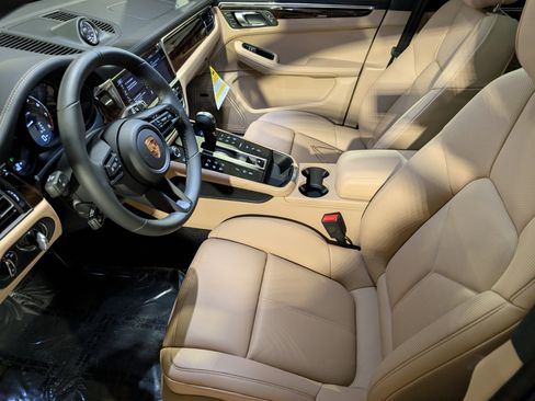 New 2026 Porsche Macan S image 5