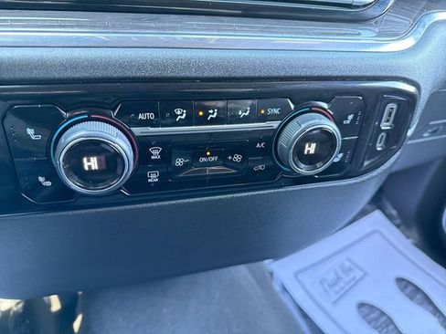 Used 2024 Chevrolet Silverado 2500 LTZ AWD/4WD image 19