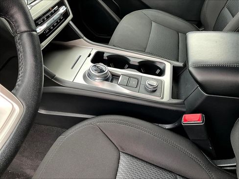Used 2022 Ford Explorer XLT AWD/4WD image 18