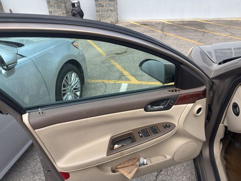 Used 2006 Chevrolet Impala LT w/ Preferred Equipment Group FWD image 12