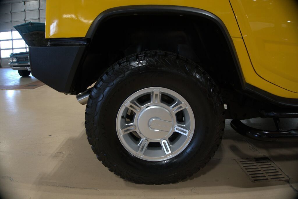 Used 2003 HUMMER H2 w/ Preferred Equipment Group AWD/4WD image 33
