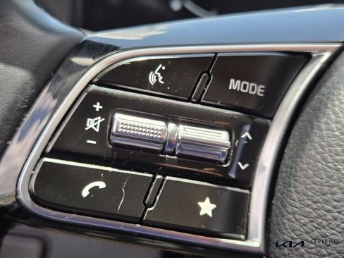 Certified 2025 Kia Seltos EX FWD image 28